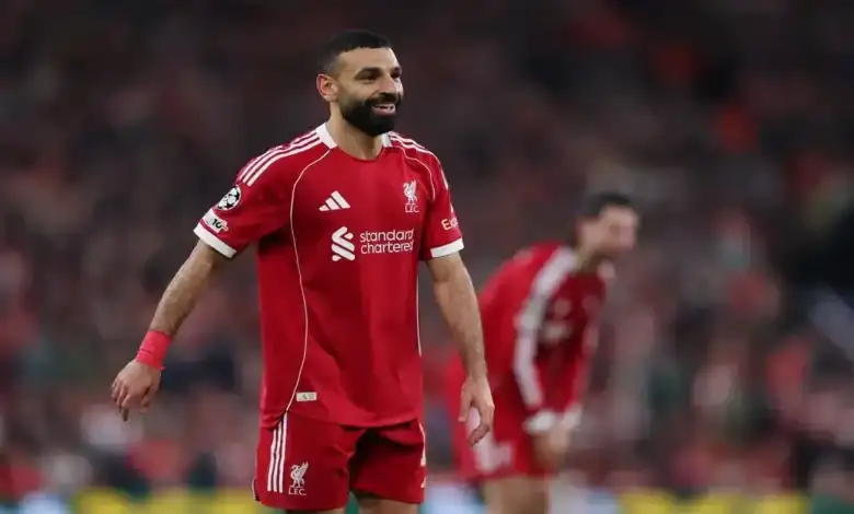 محمد صلاح يهدي قميصه لأبناء تامر حسني في لفتة إنسانية مؤثرة